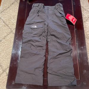 Boys Northface Insulated HYVENT pants, M (10/12)